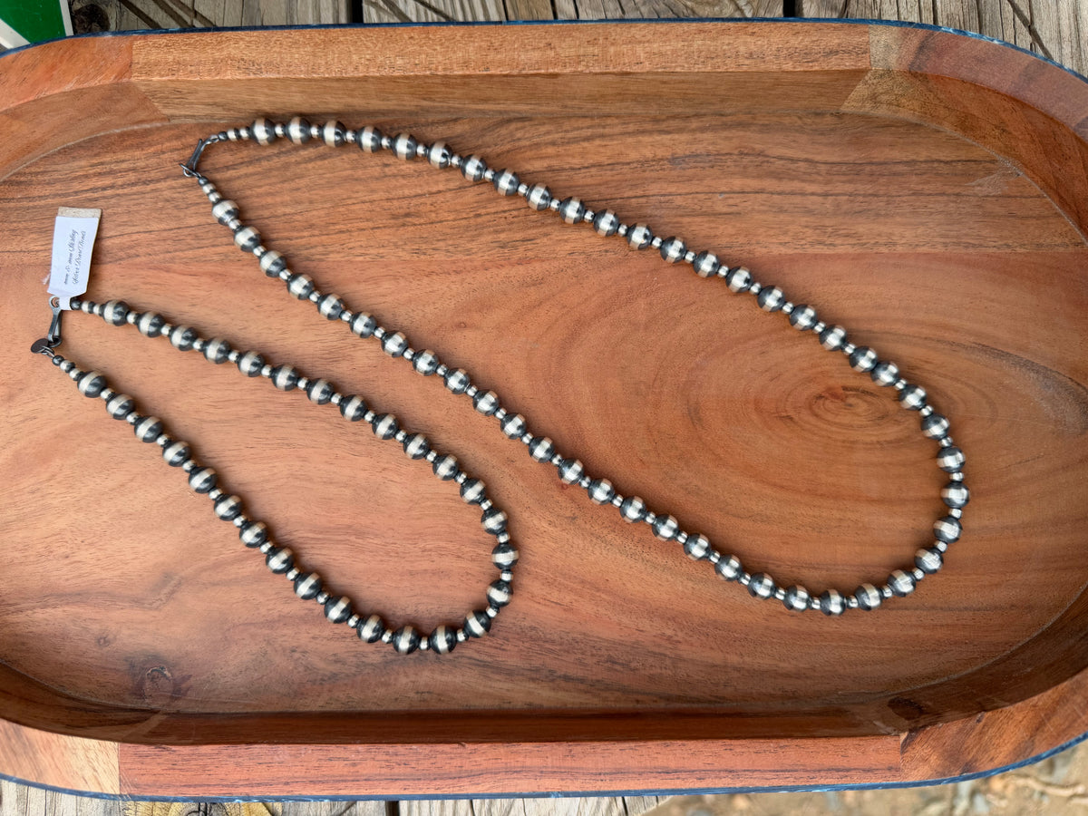 The Loo Pearls