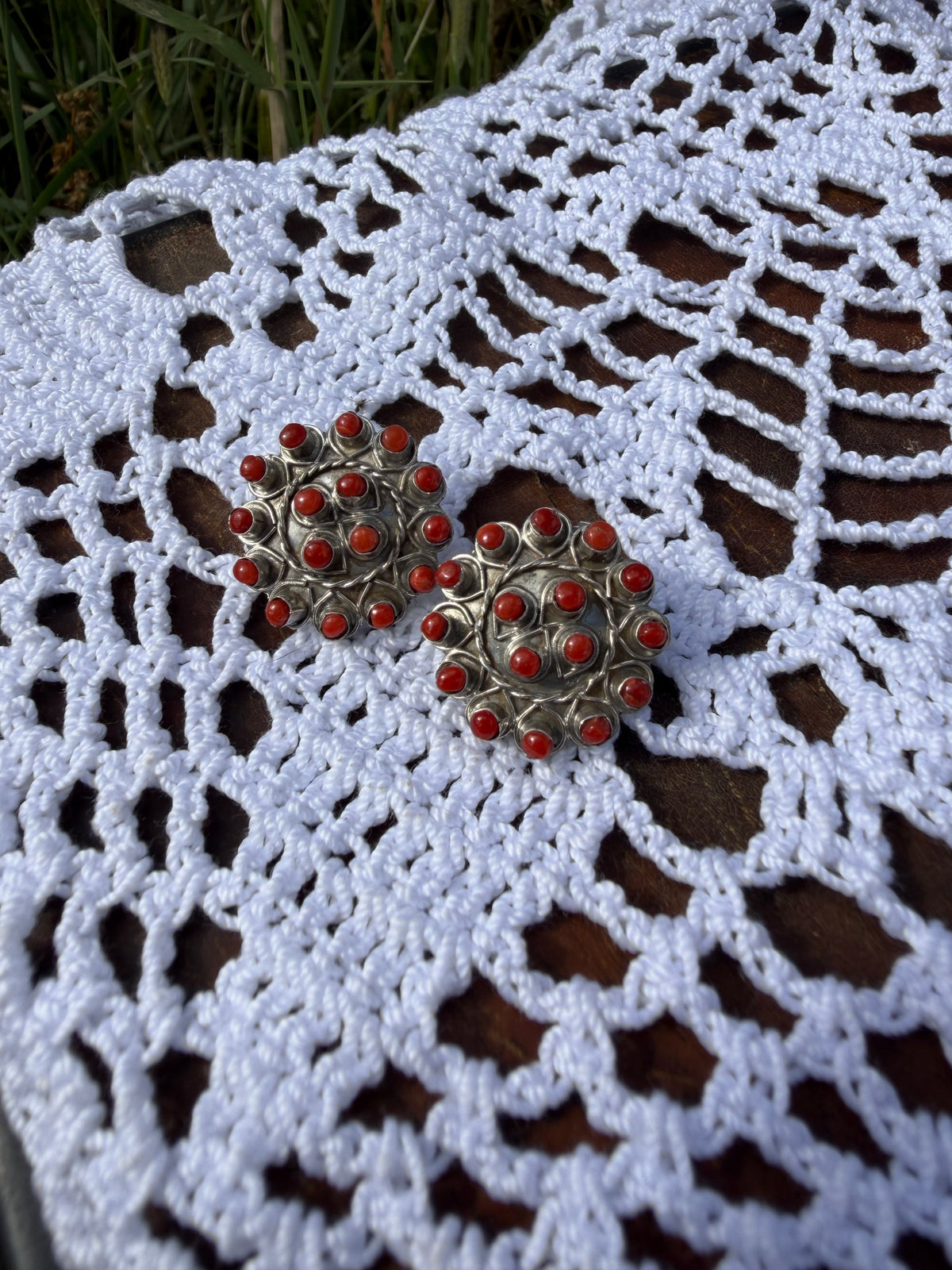 The Jewels Earrings - Red Spiny